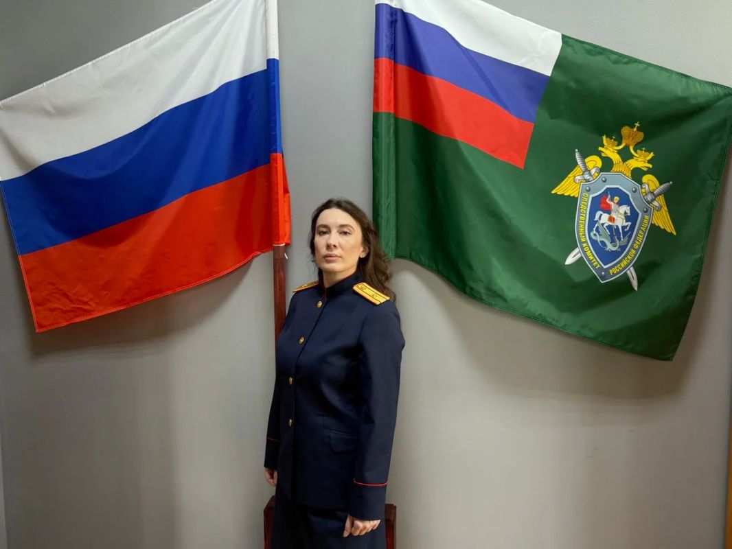 Сотрудники следственного управления СК России по Сахалинской области чтят традиции служения Отечеству Сотрудники следственного управления СК России по Сахалинской области чтят традиции служения Отечеству