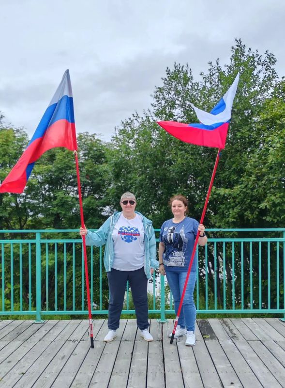 22 августа в Ногликах состоялся автопробег, посвящённый Дню Государственного флага Российской Федерации 22 августа в Ногликах состоялся автопробег, посвящённый Дню Государственного флага Российской Федерации