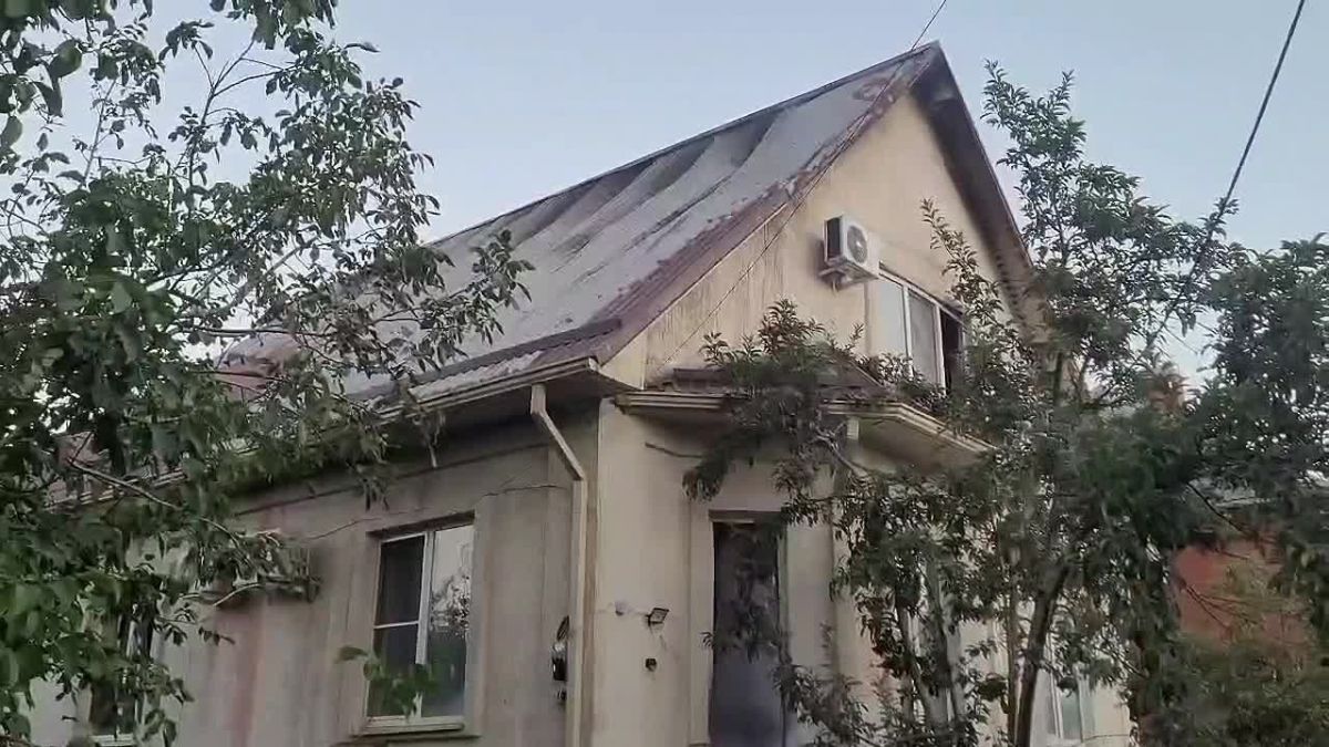 Главное к этому часу:. В Краснодаре погибли двое детей в результате падения обломков беспилотника на частный детский центр, сообщил губернатор региона Вениамин Кондратьев