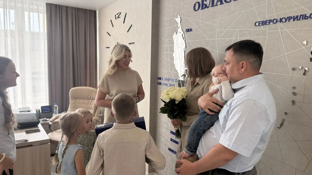 Семья Малиновских из Южно-Сахалинска стала победителем Всероссийского конкурса «Семья года» от Сахалинской области в номинации «Многодетная семья» Семья Малиновских из Южно-Сахалинска стала победителем Всероссийского конкурса «Семья года» от Сахалинской области в номинации «Многодетная семья»