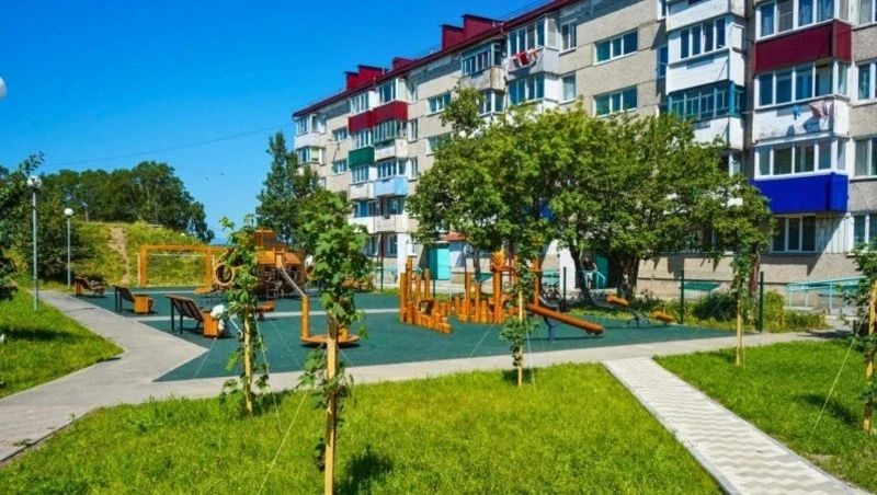 В Сахалинской области подводят промежуточные итоги ремонта подъездов и благоустройства дворов