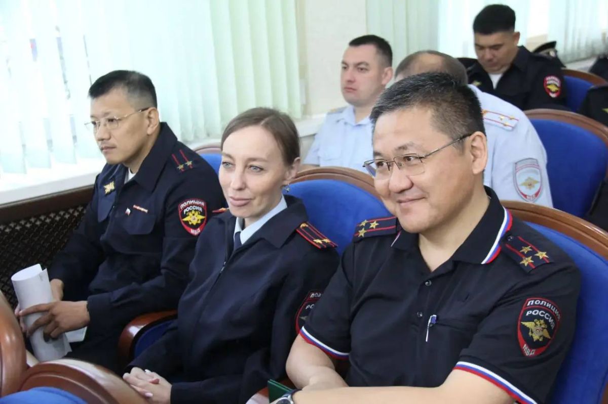 В УМВД России по Сахалинской области наградили детей за содействие в борьбе с преступностью В УМВД России по Сахалинской области наградили детей за содействие в борьбе с преступностью