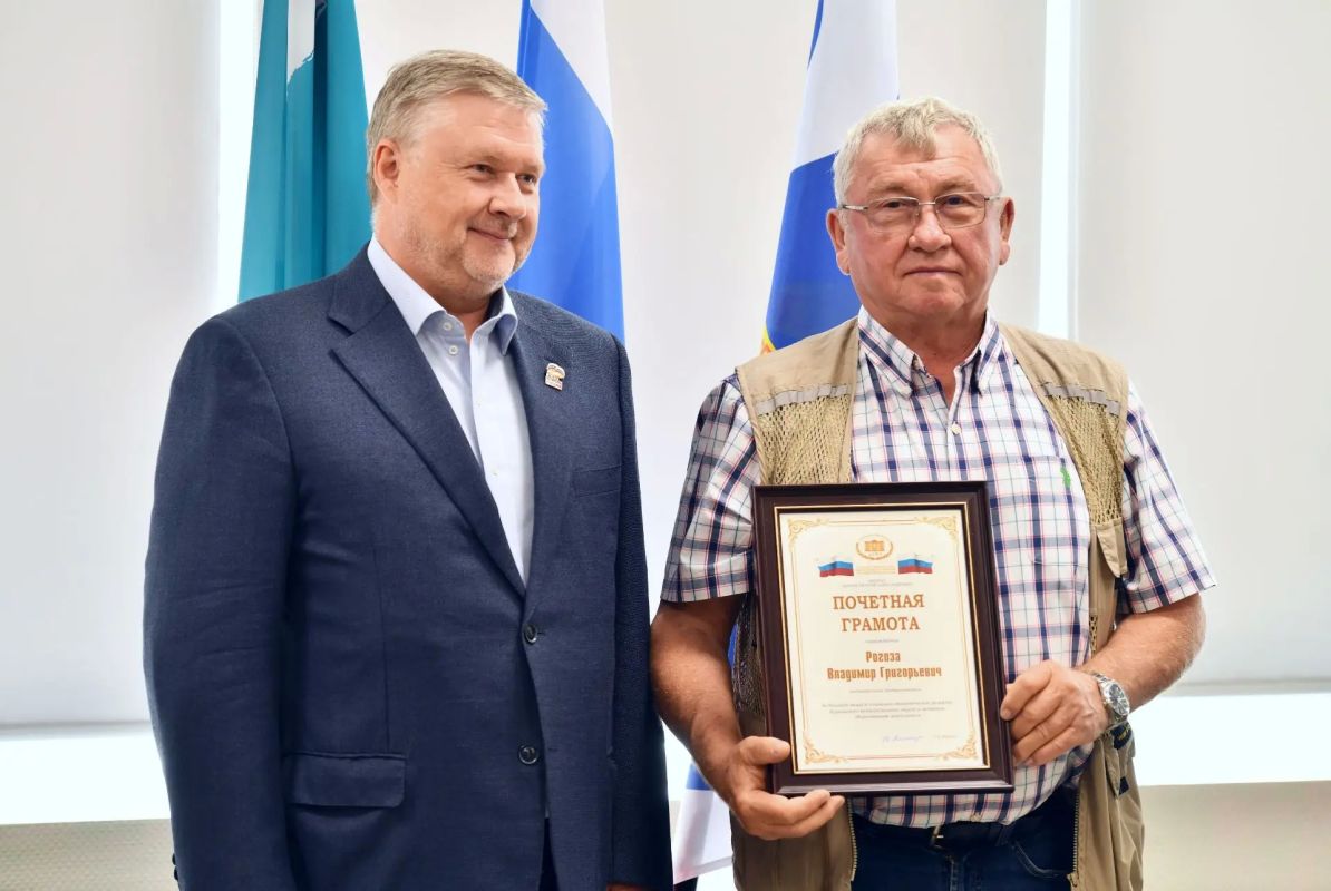 Мы уже рассказывали, что на этой неделе Итуруп с рабочим визитом посетил депутат Государственной Думы РФ Георгий Карлов Мы уже рассказывали, что на этой неделе Итуруп с рабочим визитом посетил депутат Государственной Думы РФ Георгий Карлов