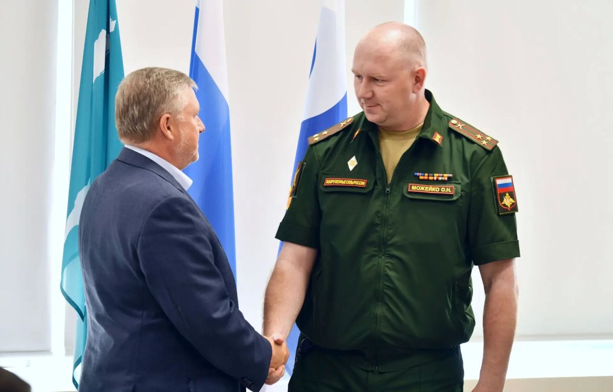 Мы уже рассказывали, что на этой неделе Итуруп с рабочим визитом посетил депутат Государственной Думы РФ Георгий Карлов Мы уже рассказывали, что на этой неделе Итуруп с рабочим визитом посетил депутат Государственной Думы РФ Георгий Карлов