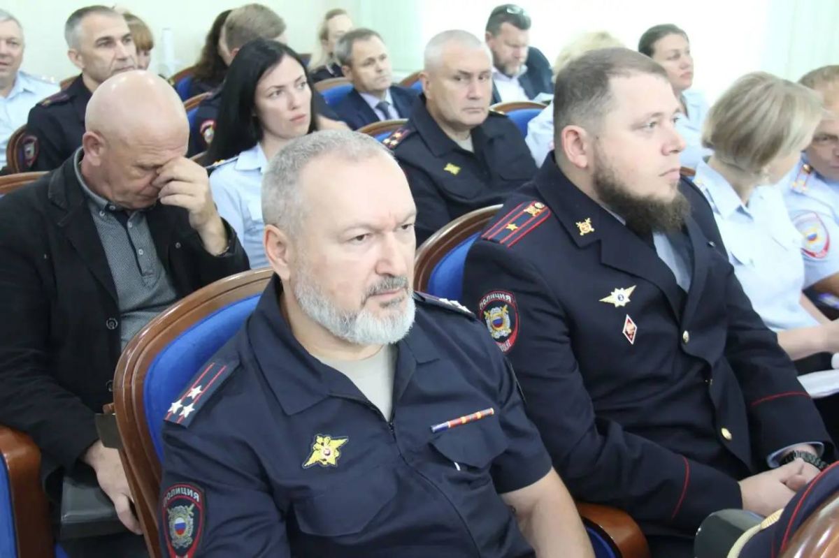 В УМВД России по Сахалинской области наградили детей за содействие в борьбе с преступностью В УМВД России по Сахалинской области наградили детей за содействие в борьбе с преступностью
