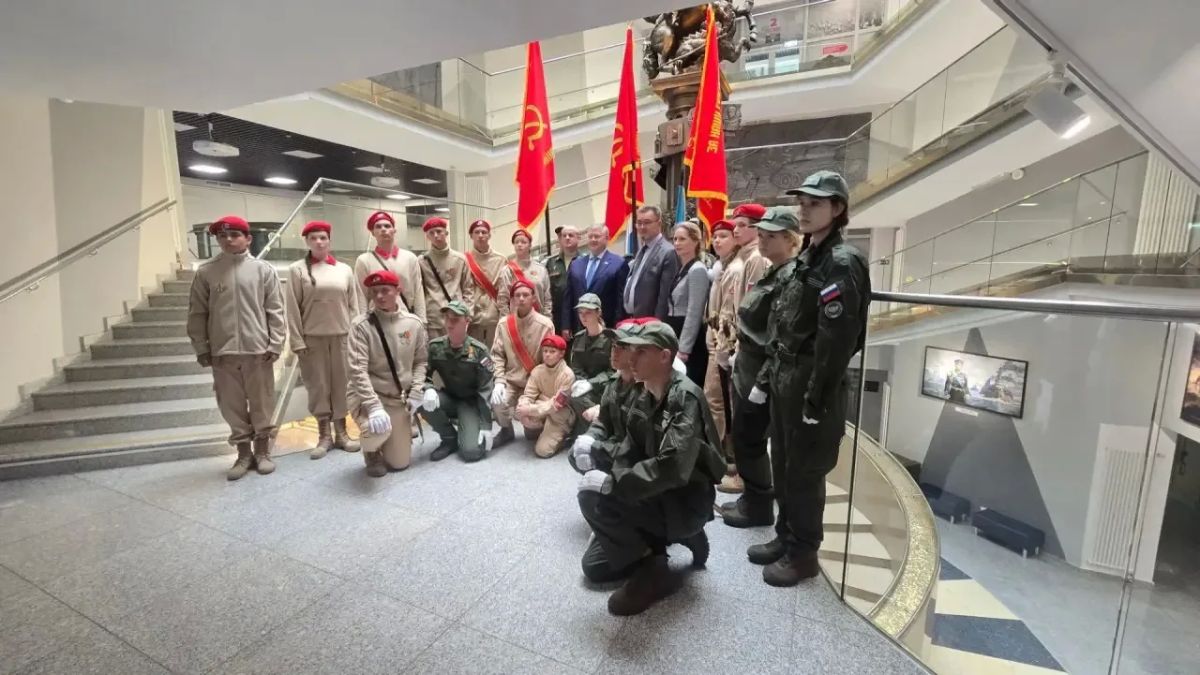 Знамёна освободителей Сахалина и Курил пронесут на параде в честь Дня Победы над милитаристской Японией и окончания Второй мировой войны Знамёна освободителей Сахалина и Курил пронесут на параде в честь Дня Победы над милитаристской Японией и окончания Второй мировой войны