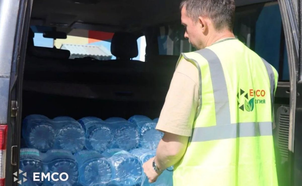 Более 10 тысяч литров питьевой воды бесплатно передают жителям Шахтёрска