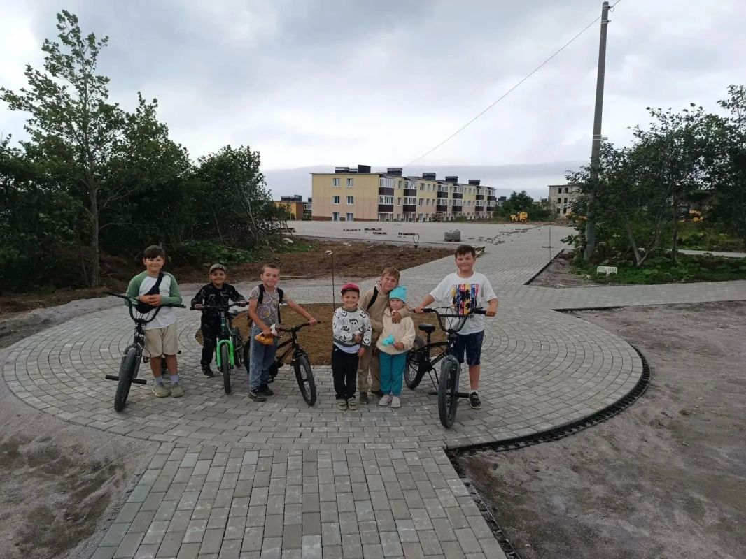 Благоустройство сквера «Буревестник» в селе Горное выходит на финишную прямую Благоустройство сквера «Буревестник» в селе Горное выходит на финишную прямую