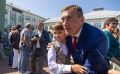 Валерий Лимаренко посетил торжественную линейку в школе №6 Южно-Сахалинска