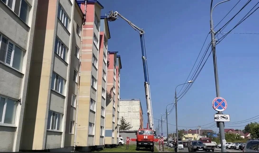 Мужчина с ножом взял знакомую в заложники в Южно-Сахалинске – женщина доставлена в больницу с ранениями Мужчина с ножом взял знакомую в заложники в Южно-Сахалинске – женщина доставлена в больницу с ранениями