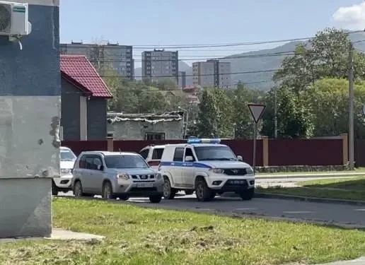 Мужчина с ножом взял знакомую в заложники в Южно-Сахалинске – женщина доставлена в больницу с ранениями Мужчина с ножом взял знакомую в заложники в Южно-Сахалинске – женщина доставлена в больницу с ранениями