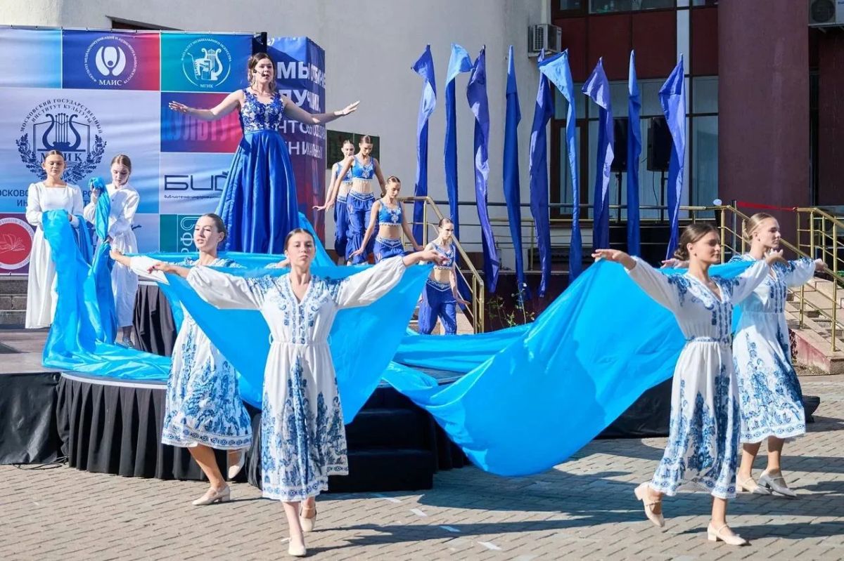Ольга Любимова: Посетила Московский государственный институт культуры и поздравила студентов с Днём знаний Ольга Любимова: Посетила Московский государственный институт культуры и поздравила студентов с Днём знаний