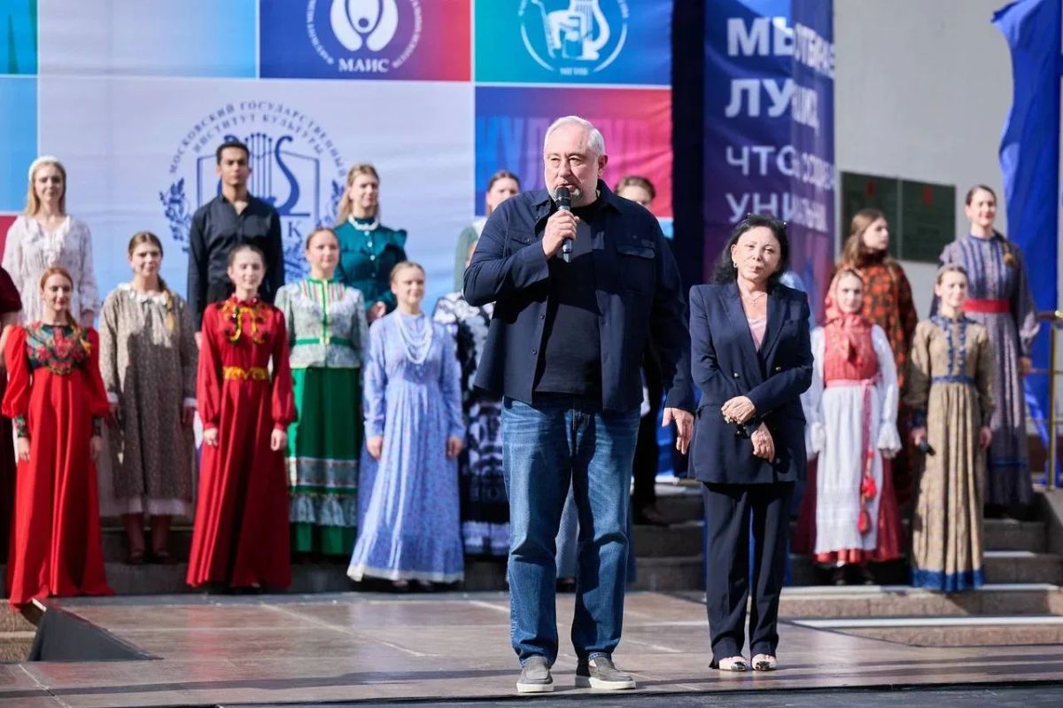 Ольга Любимова: Посетила Московский государственный институт культуры и поздравила студентов с Днём знаний Ольга Любимова: Посетила Московский государственный институт культуры и поздравила студентов с Днём знаний