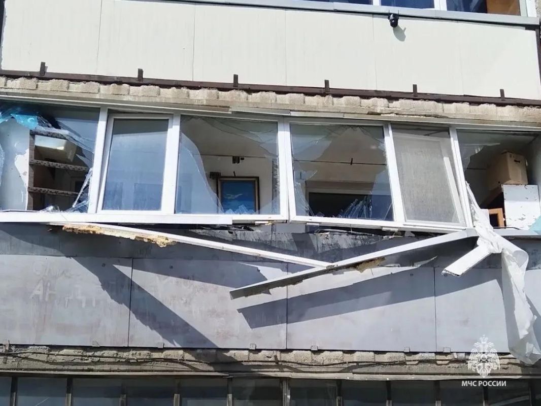 Оконные рамы выбило в одной из квартир Троицкого из-за хлопка портативных баллонов Оконные рамы выбило в одной из квартир Троицкого из-за хлопка портативных баллонов