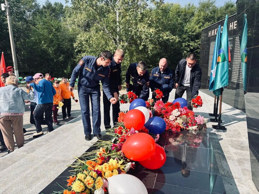 Областные пожарные почтили память воинов-освободителей