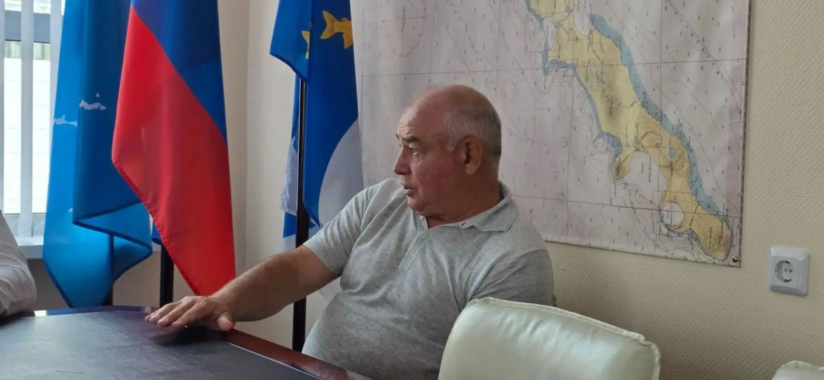 В Курильске состоялась встреча главы округа Константина Истомина, председателя Собрания Татьяны Белоусовой и учредителя ООО «Континент» Юрия Оксенюка В Курильске состоялась встреча главы округа Константина Истомина, председателя Собрания Татьяны Белоусовой и учредителя ООО «Континент» Юрия Оксенюка