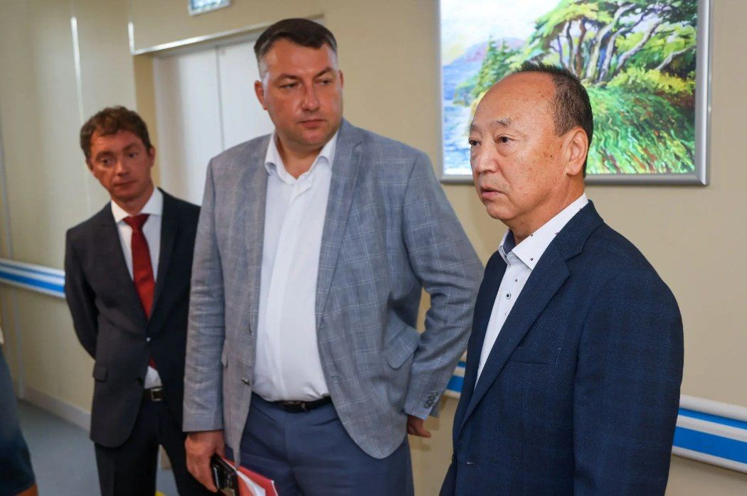 Валерий Лимаренко обсудил с московскими хирургами развитие высокотехнологичной медицины на Сахалине Валерий Лимаренко обсудил с московскими хирургами развитие высокотехнологичной медицины на Сахалине