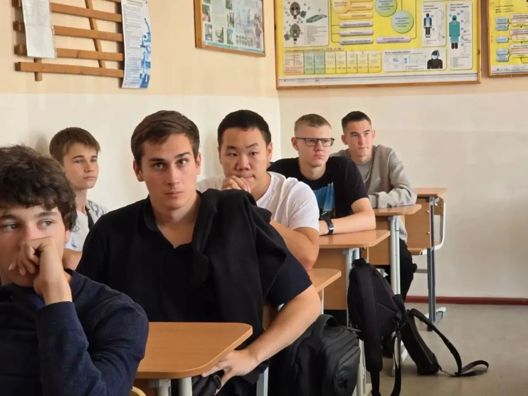 САХАЛИНСКАЯ ПОЛИЦИЯ – ЗА ФИНАНСОВУЮ БЕЗОПАСНОСТЬ МОЛОДЁЖИ САХАЛИНСКАЯ ПОЛИЦИЯ – ЗА ФИНАНСОВУЮ БЕЗОПАСНОСТЬ МОЛОДЁЖИ