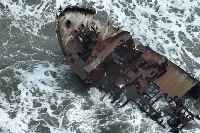 На Дальнем Востоке уберут 17 затонувших судов