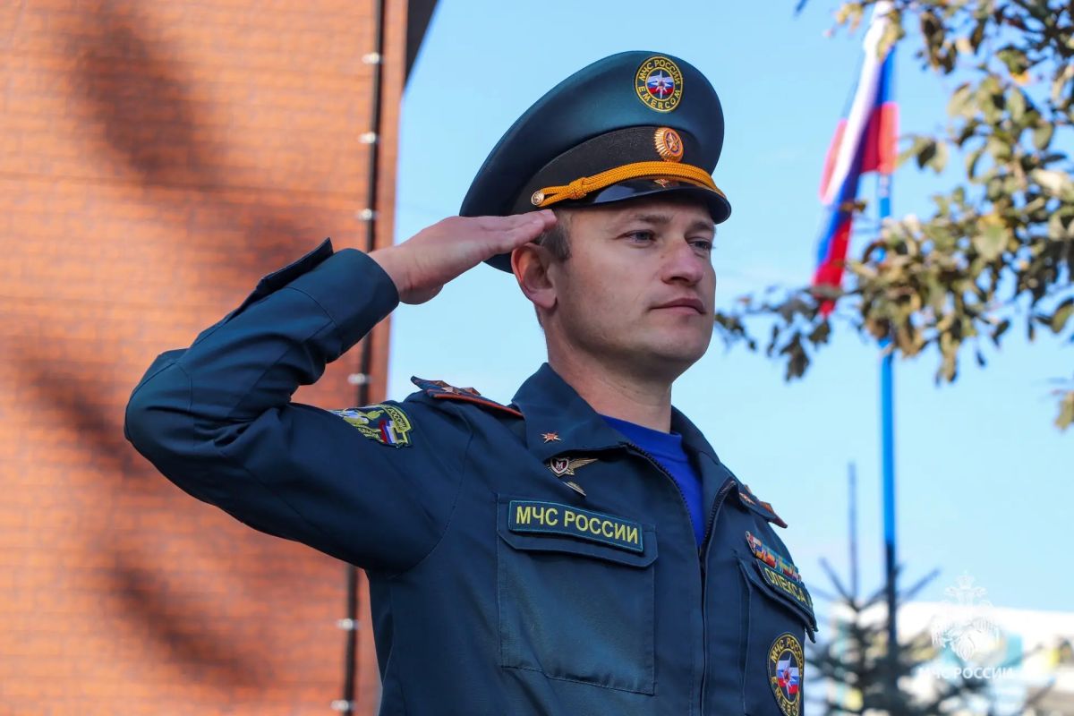 В единстве веры и подвига: под защитой Богородицы на Сахалине открыли мемориал, посвященный памяти сотрудников пожарной охраны России, погибших при исполнении служебного долга В единстве веры и подвига: под защитой Богородицы на Сахалине открыли мемориал, посвященный памяти сотрудников пожарной охраны России, погибших при исполнении служебного долга