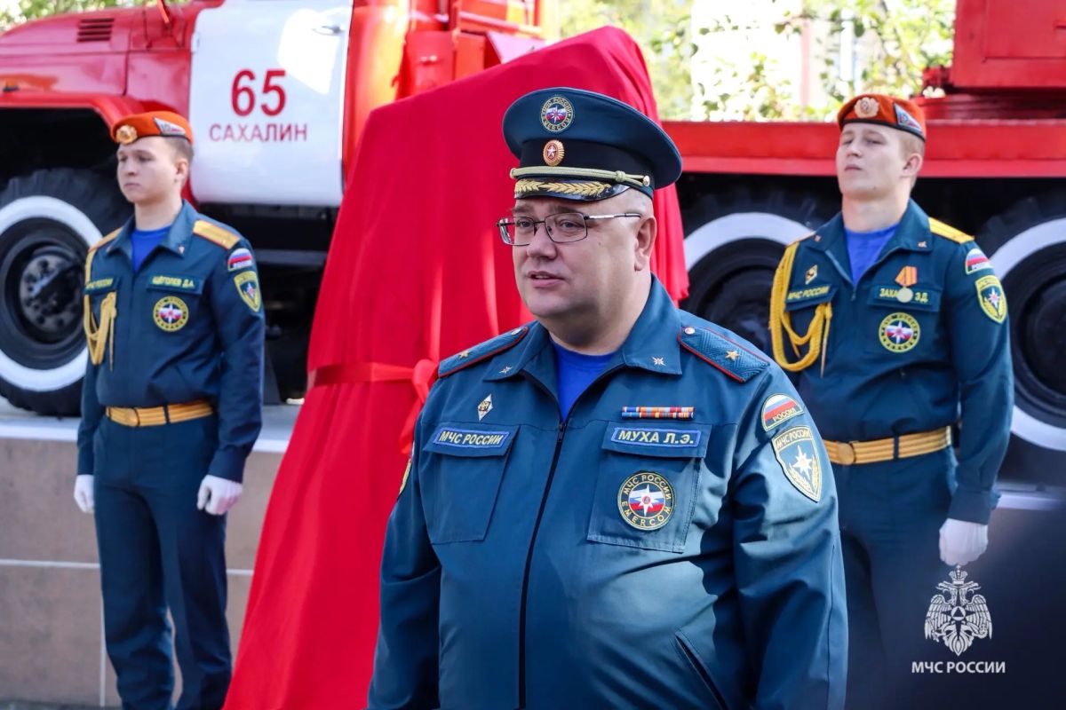 В единстве веры и подвига: под защитой Богородицы на Сахалине открыли мемориал, посвященный памяти сотрудников пожарной охраны России, погибших при исполнении служебного долга В единстве веры и подвига: под защитой Богородицы на Сахалине открыли мемориал, посвященный памяти сотрудников пожарной охраны России, погибших при исполнении служебного долга