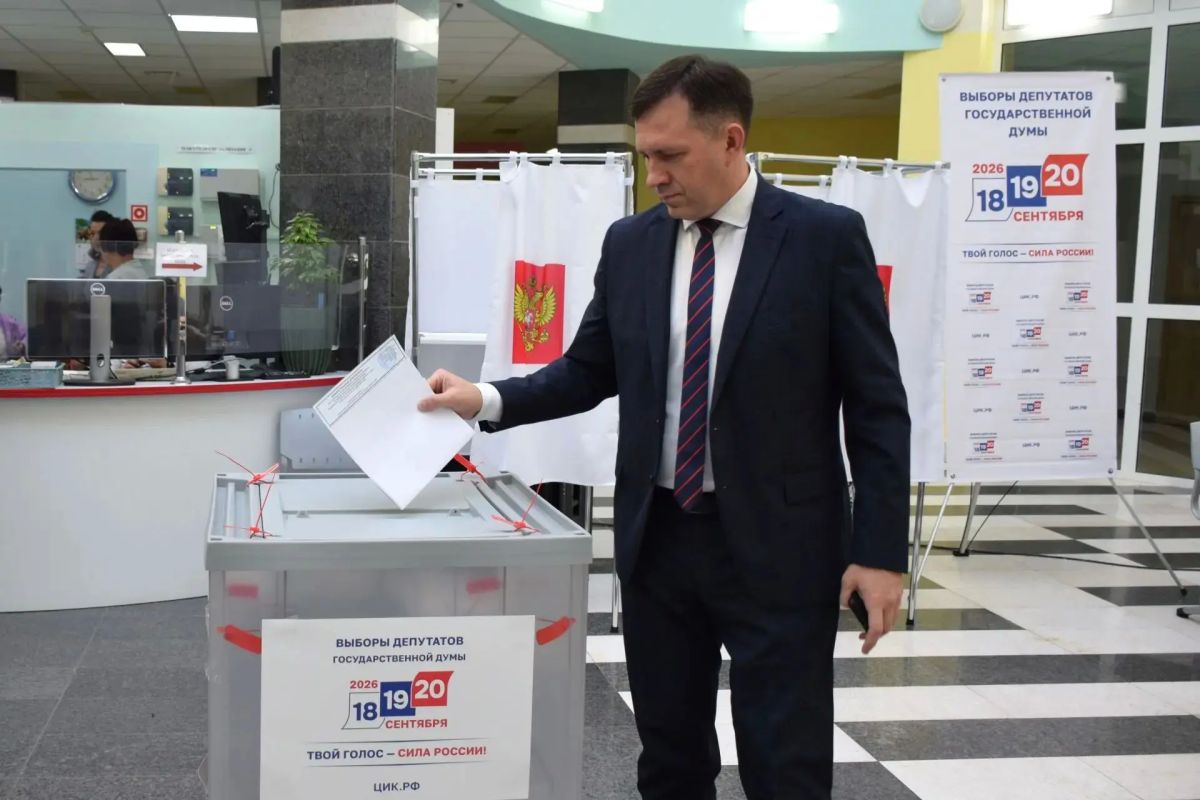 В 8 утра в Южно-Сахалинске торжественно открылись избирательные участки и началось голосование на выборах депутатов Государственной Думы В 8 утра в Южно-Сахалинске торжественно открылись избирательные участки и началось голосование на выборах депутатов Государственной Думы