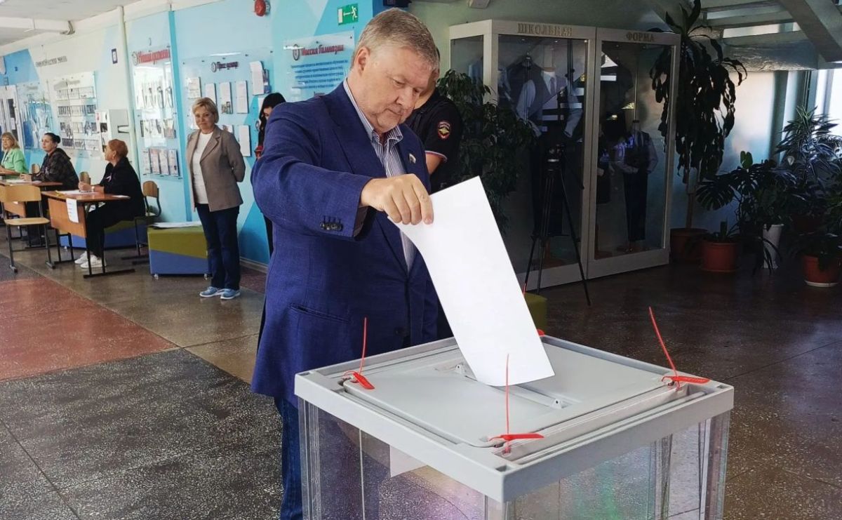 Георгий Карлов: "Пусть Россия уверенно развивается!"