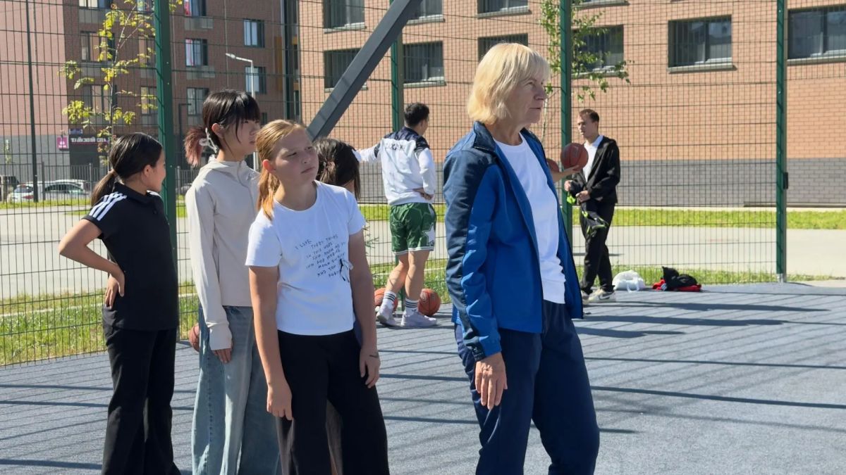В СОШ № 24 пришли гости из спортшколы по волейболу В СОШ № 24 пришли гости из спортшколы по волейболу