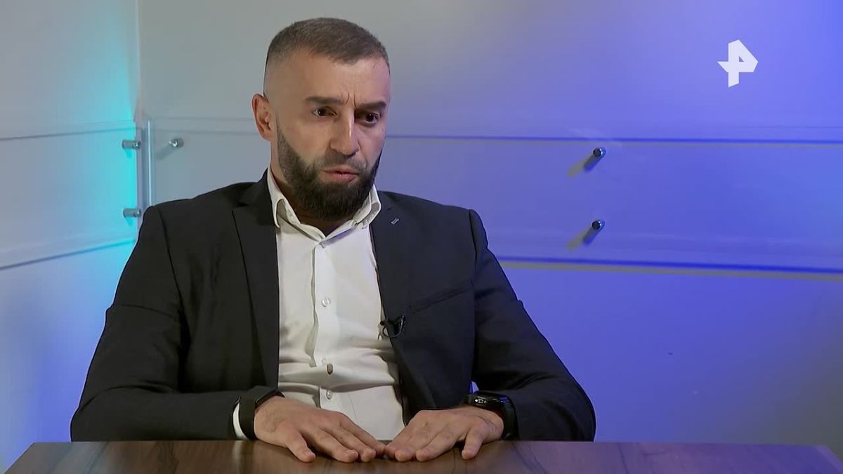 Хирург, спасший бойца СВО в самолете из Южно-Сахалинска в Москву, рассказал РЕН ТВ, что у мужчины мог развиться панкреонекроз из-за несвоевременно оказанной помощи