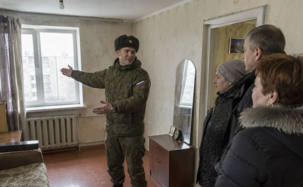 У нас новый тест!. Очередь за хлебом, запах машинного масла в гараже, "Мурзилка" на столе и главная сладость — сухой паёк из шоколада "Алёнка"