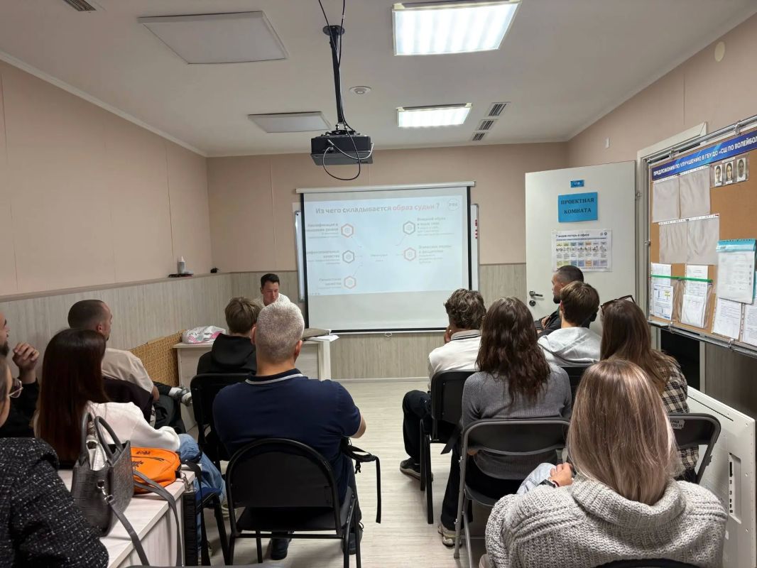 В Южно-Сахалинске провели предсезонный судейский семинар по баскетболу В Южно-Сахалинске провели предсезонный судейский семинар по баскетболу
