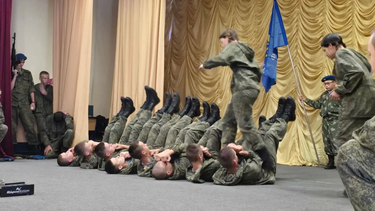 В политехническом колледже СахГУ открыли кабинет основ безопасности и защиты Родины В политехническом колледже СахГУ открыли кабинет основ безопасности и защиты Родины