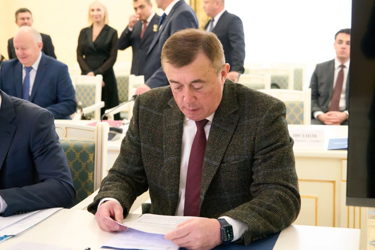 Валерий Лимаренко: Принял участие в совете при полномочном представителе Президента России в ДФО Юрии Трутневе Валерий Лимаренко: Принял участие в совете при полномочном представителе Президента России в ДФО Юрии Трутневе