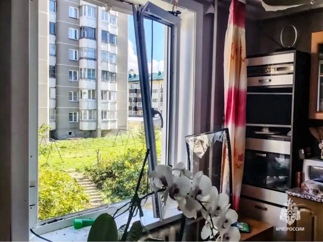 Взорвался газовый баллончик: в квартире пятиэтажки выбило окна Взорвался газовый баллончик: в квартире пятиэтажки выбило окна