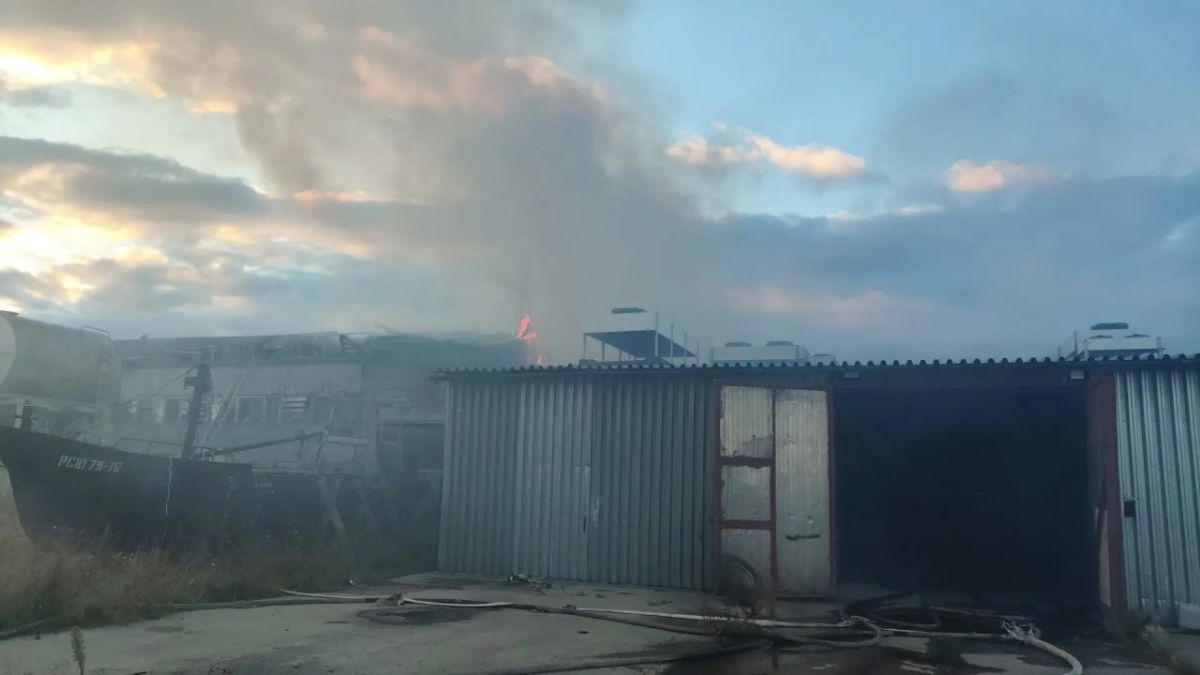 Кровельный пожар тушили в Поронайске