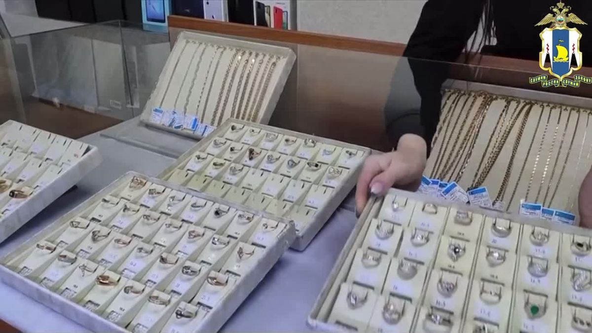 Нелегальное золото на 47 млн рублей изъяли у продавцов на Сахалине
