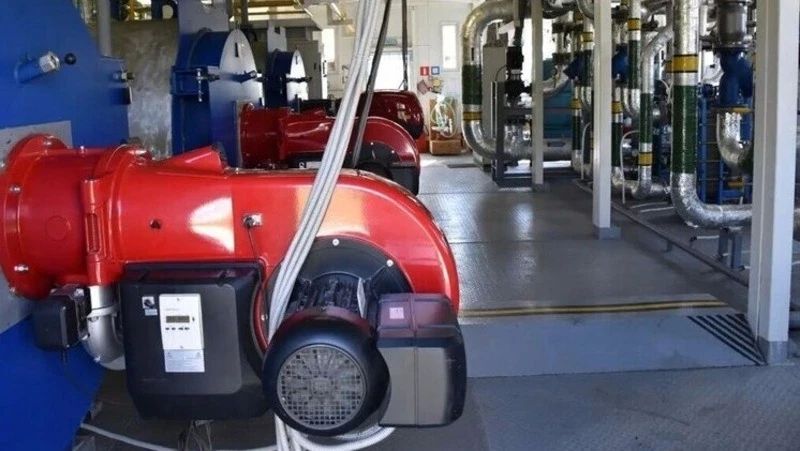 С 1 октября отопление включили в 11 районах Сахалинской области