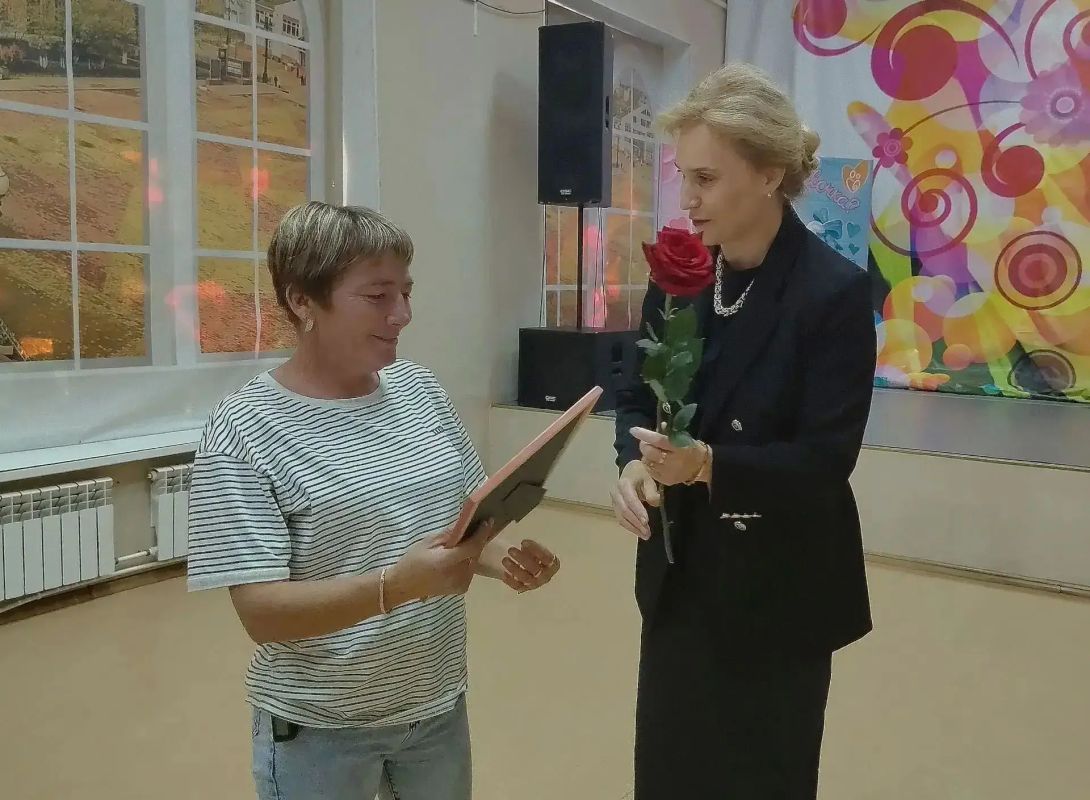 Вчера, 30 сентября, мы впервые отметили в Сахалинской области День многодетной семьи — праздник, который стал возможен благодаря закону, принятому 11 сентября 2025 года депутатами областной Думы Вчера, 30 сентября, мы впервые отметили в Сахалинской области День многодетной семьи — праздник, который стал возможен благодаря закону, принятому 11 сентября 2025 года депутатами областной Думы
