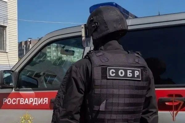 Офицеры СОБР «Редут» Управления Росгвардии по Сахалинской области оказали содействие коллегам из МВД при задержании жителя Долинска, подозреваемого в применении насилия к сотруднику полиции