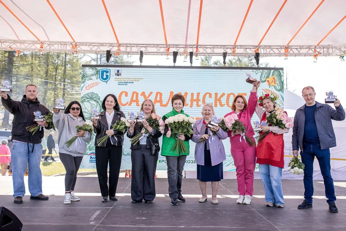 На нашем агрофестивале #СвоёРодноеОстровное2026 торжественно наградили победителей смотра-конкурса #СахалинскоеКачество2026!
