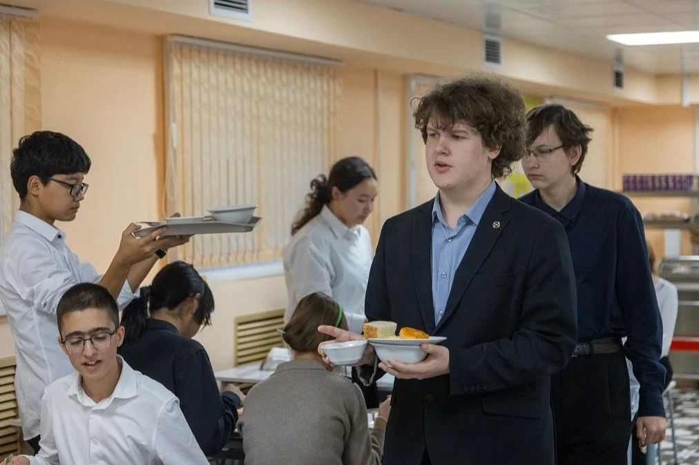 После жалоб родителей в школах Южно-Сахалинска пересмотрят питание и цены в буфетах