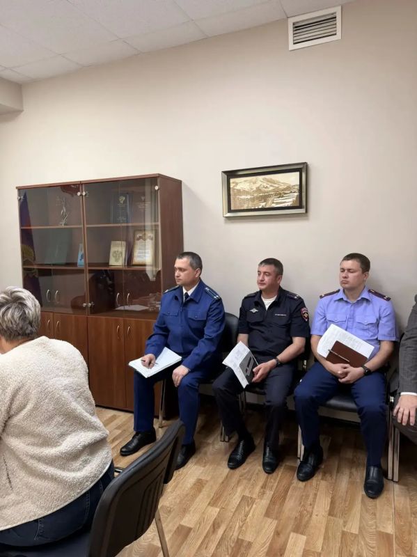 Руководители правоохранительных ведомств Сахалинской области провели прием жителей Невельска Руководители правоохранительных ведомств Сахалинской области провели прием жителей Невельска