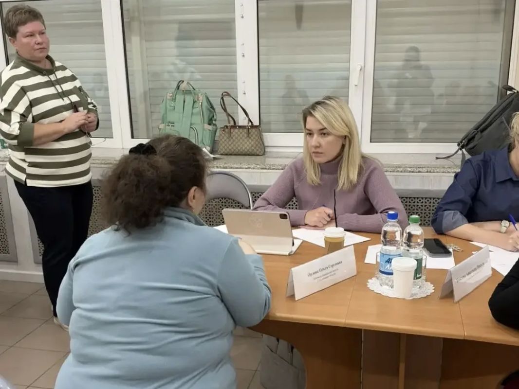 Совместно с губернатором Валерием Лимаренко министр социальной защиты Сахалинской области Ольга Орлова работала в Ногликском муниципальном округе Совместно с губернатором Валерием Лимаренко министр социальной защиты Сахалинской области Ольга Орлова работала в Ногликском муниципальном округе