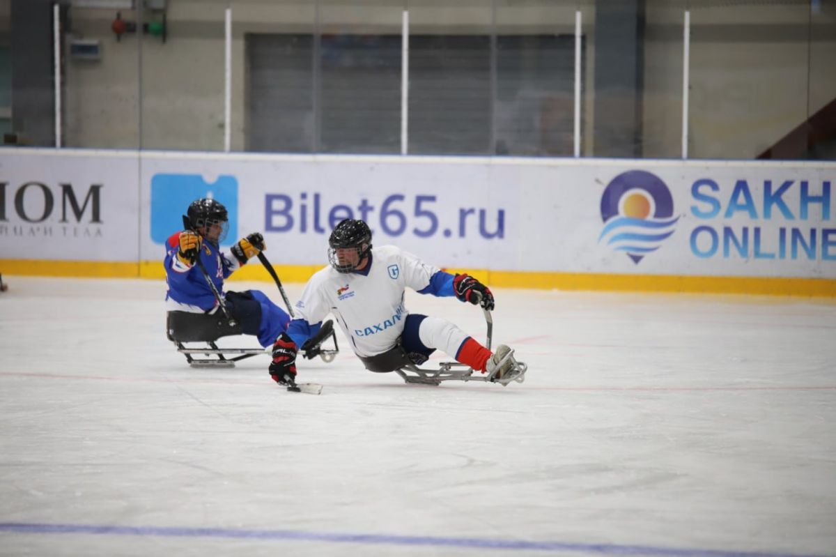 «Сахалинские львы» одержали верх над командой «Кодар» в матче чемпионата России по следж-хоккею
