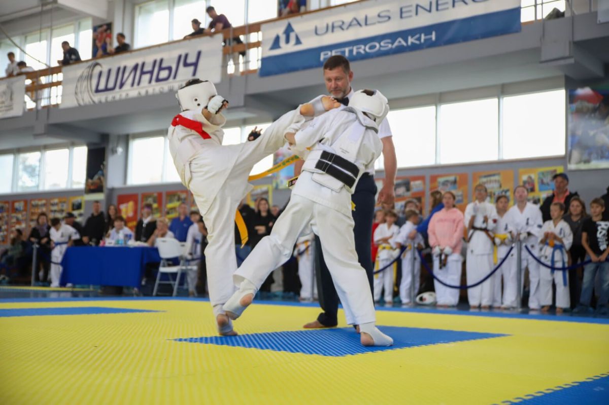 Сильнейших каратистов определили на чемпионате и первенстве Сахалинской области по киокушин Сильнейших каратистов определили на чемпионате и первенстве Сахалинской области по киокушин