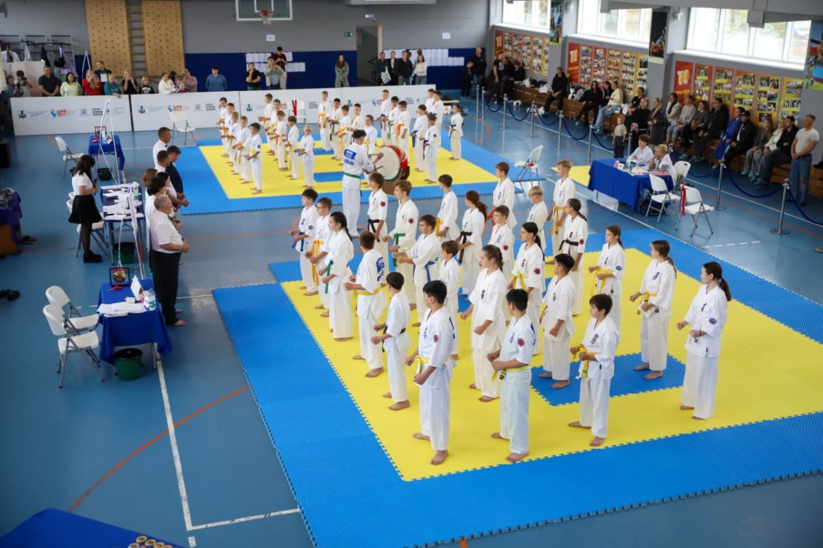 Сильнейших каратистов определили на чемпионате и первенстве Сахалинской области по киокушин Сильнейших каратистов определили на чемпионате и первенстве Сахалинской области по киокушин