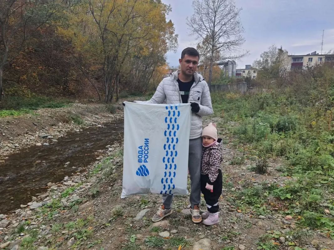 Сотрудники «РВК-Сахалин» приняли участие в волонтерской акции «Вода России» Сотрудники «РВК-Сахалин» приняли участие в волонтерской акции «Вода России»