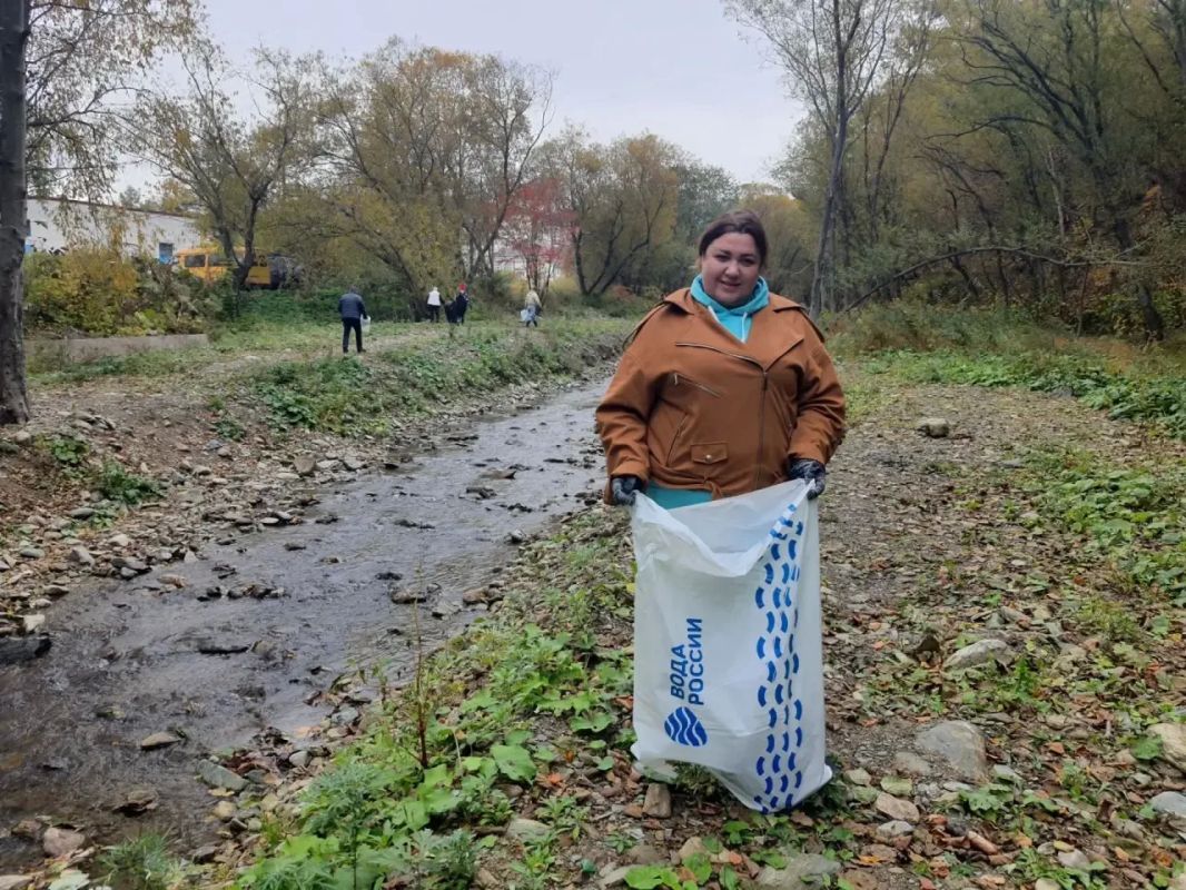 Сотрудники «РВК-Сахалин» приняли участие в волонтерской акции «Вода России» Сотрудники «РВК-Сахалин» приняли участие в волонтерской акции «Вода России»