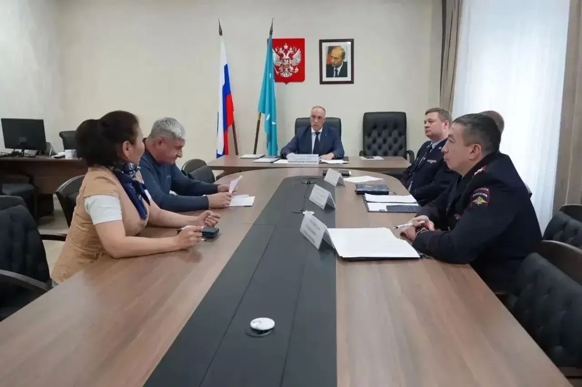 Начальник УМВД России по Сахалинской области Владимир Арбузов провёл приём граждан в приемной Президента Российской Федерации по Сахалинской области Начальник УМВД России по Сахалинской области Владимир Арбузов провёл приём граждан в приемной Президента Российской Федерации по Сахалинской области