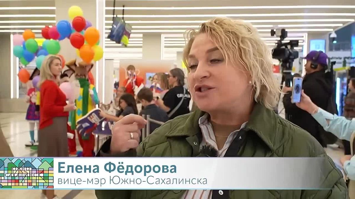 Сергей Надсадин: Награда «Семейная столица России» прилетела домой – в Южно-Сахалинск! Встреча в аэропорту была яркой, как и полагается победе